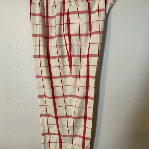 Liz Claiborne - Picture 2 of 5